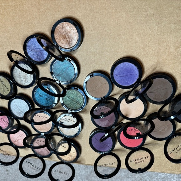 Sephora Single Eyeshadow Collection- 24 Shades - Picture 8 of 13